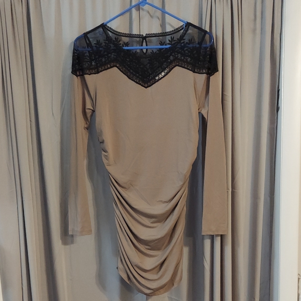 NWOT Venus Lace Accent BodyCon Long Top